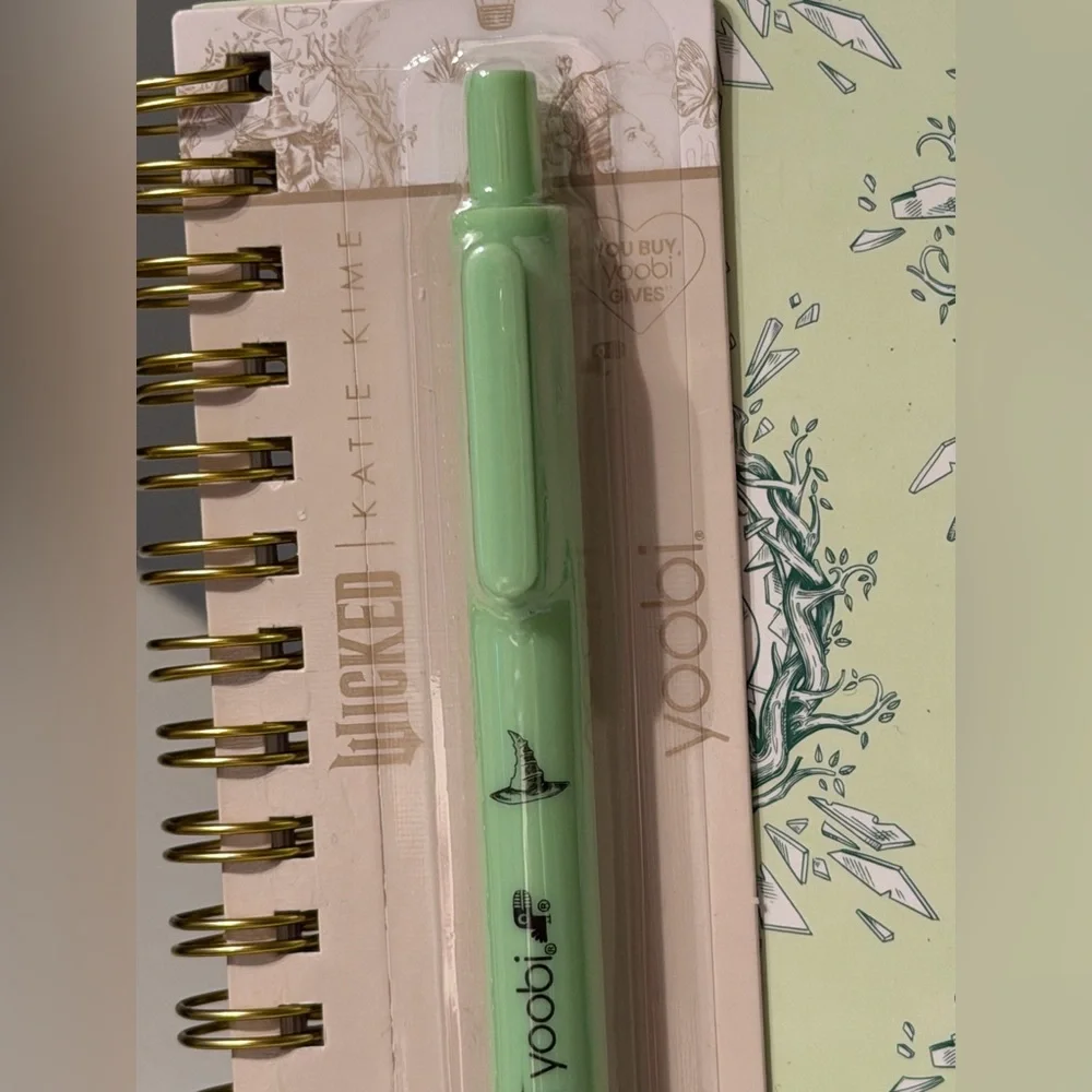 Yoobi Light Green Wicked Elphaba Notebook and Pen Set New